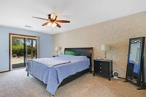 Bedroom - 10141 Roadrunner Way, Redding, CA 96003 photo 1 of 5