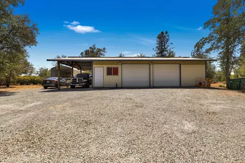 Exterior - 10141 Roadrunner Way, Redding, CA 96003 photo 2 of 4