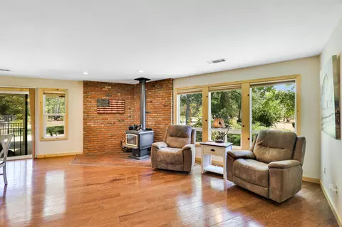 Living - 10141 Roadrunner Way, Redding, CA 96003 photo 1 of 2