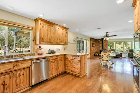 Kitchen - 10141 Roadrunner Way, Redding, CA 96003 photo 1 of 2