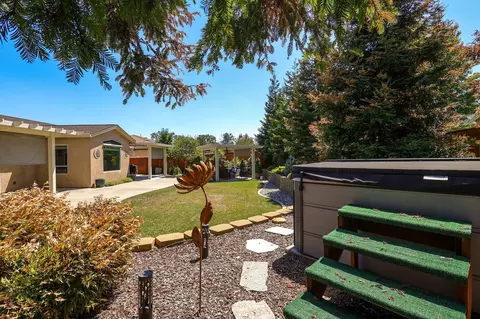 1128 Hope Ln, Redding, CA 96003 photo 34