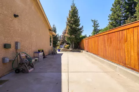 1128 Hope Ln, Redding, CA 96003 photo 36