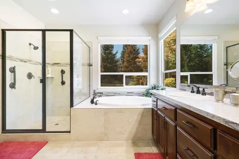 1128 Hope Ln, Redding, CA 96003 photo 7