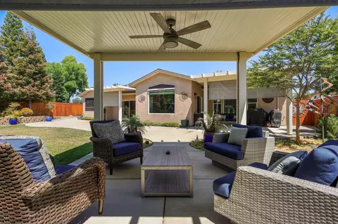 1128 Hope Ln, Redding, CA 96003 photo 16