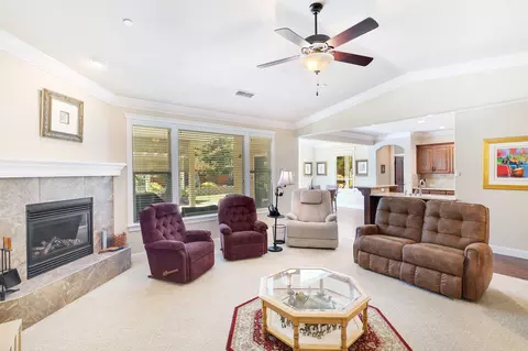 1128 Hope Ln, Redding, CA 96003 photo 9