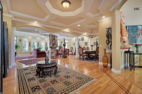 Entry Way - 13464 Tierra Heights Rd, Redding, CA 96003 photo 2 of 5
