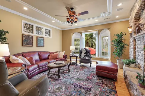 Living - 13464 Tierra Heights Rd, Redding, CA 96003 photo 1 of 5