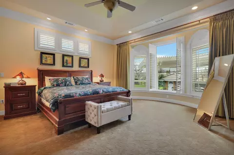 Bedroom - 13464 Tierra Heights Rd, Redding, CA 96003 photo 1 of 4