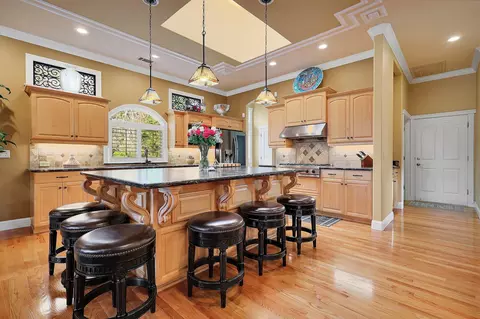 Kitchen - 13464 Tierra Heights Rd, Redding, CA 96003 photo 1 of 4