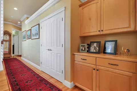 Entry Way - 13464 Tierra Heights Rd, Redding, CA 96003 photo 5 of 5