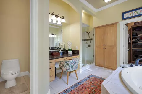 Bath - 13464 Tierra Heights Rd, Redding, CA 96003 photo 1 of 4