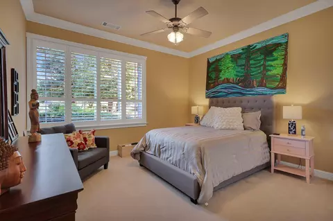 Bedroom - 13464 Tierra Heights Rd, Redding, CA 96003 photo 3 of 4