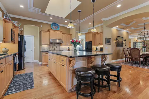 Kitchen - 13464 Tierra Heights Rd, Redding, CA 96003 photo 2 of 4