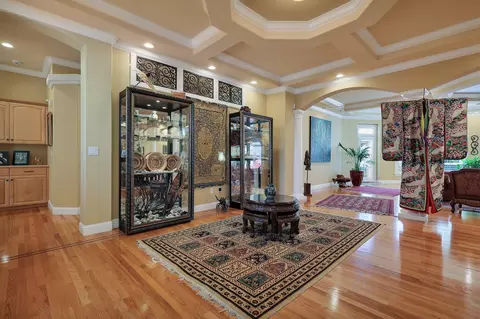 Entry Way - 13464 Tierra Heights Rd, Redding, CA 96003 photo 3 of 5