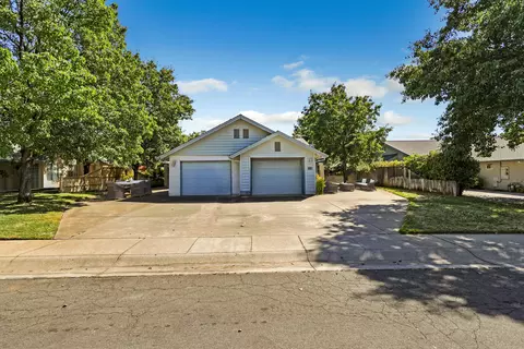 4439 Lynbrook Loop, Redding, CA 96003 photo 3