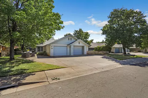 4439 Lynbrook Loop, Redding, CA 96003