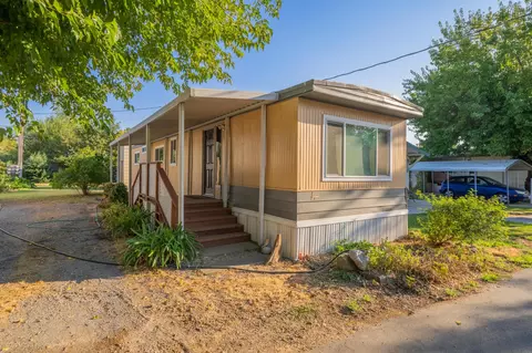 6934 Riverland Dr, Redding, CA 96002
