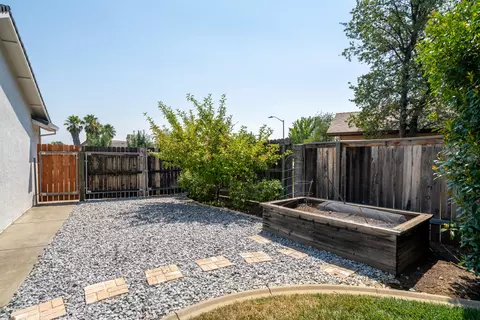 3909 Rainier Dr, Redding, CA 96001 photo 43