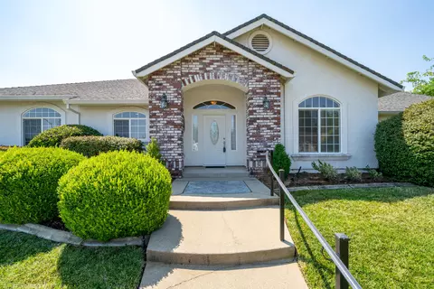 3909 Rainier Dr, Redding, CA 96001 photo 4