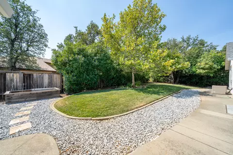 3909 Rainier Dr, Redding, CA 96001 photo 36