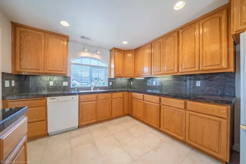 3909 Rainier Dr, Redding, CA 96001 photo 8