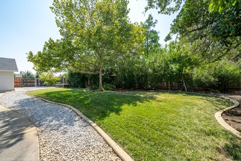 3909 Rainier Dr, Redding, CA 96001 photo 41