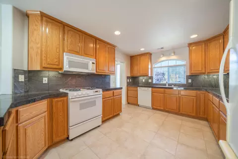 3909 Rainier Dr, Redding, CA 96001 photo 10