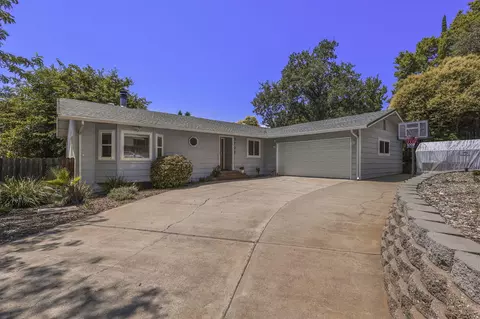 3736 Ricardo Ave, Redding, CA 96002 photo 2