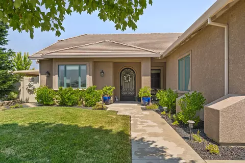 836 Coggins St, Redding, CA 96003