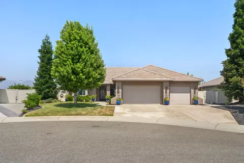 Exterior - 836 Coggins St, Redding, CA 96003 photo 11 of 29