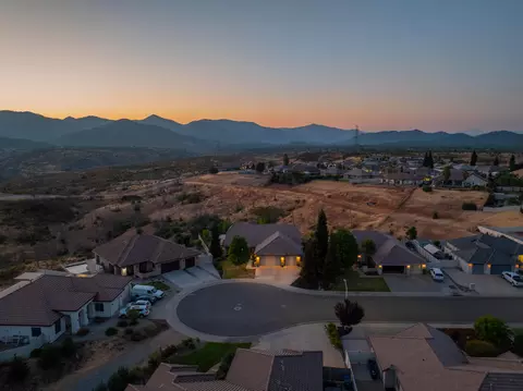 View/Area - 836 Coggins St, Redding, CA 96003 photo 11 of 12