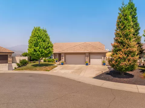 Exterior - 836 Coggins St, Redding, CA 96003 photo 29 of 29