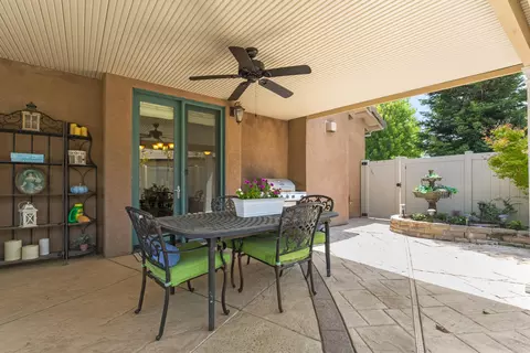 Exterior - 836 Coggins St, Redding, CA 96003 photo 28 of 29