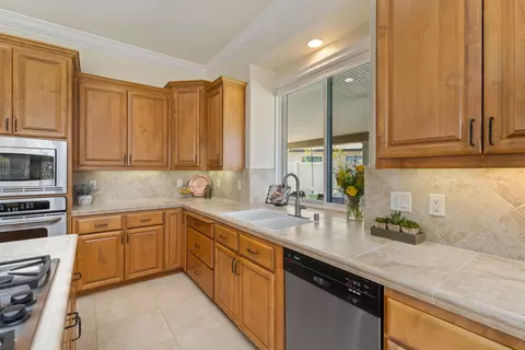 Kitchen - 836 Coggins St, Redding, CA 96003 photo 3 of 4