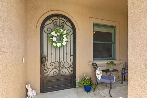 Entry Way - 836 Coggins St, Redding, CA 96003 photo 6 of 7