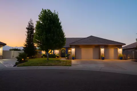 Exterior - 836 Coggins St, Redding, CA 96003 photo 2 of 29
