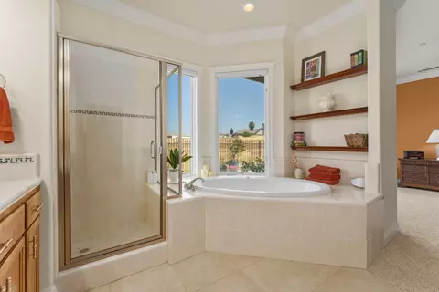 Bath - 836 Coggins St, Redding, CA 96003 photo 4 of 4
