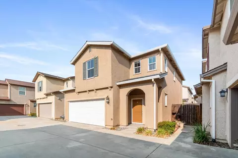 2185 Tuscany Way, Redding, CA 96003