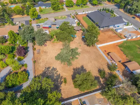 View/Area - 4529 Alta Mesa Dr, Redding, CA 96002 photo 4 of 6