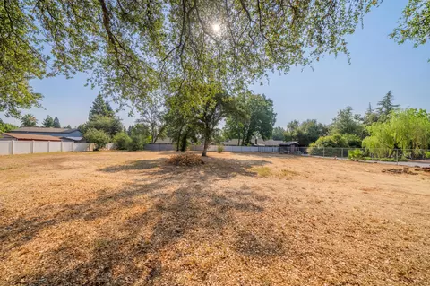 Exterior - 4529 Alta Mesa Dr, Redding, CA 96002 photo 16 of 21