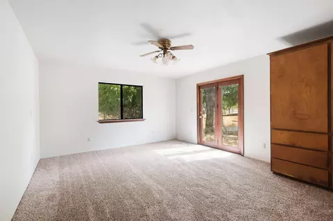 Bedroom - 21115 Oak Knoll Rd, Redding, CA 96003 photo 2 of 6
