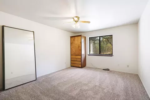 Bedroom - 21115 Oak Knoll Rd, Redding, CA 96003 photo 3 of 6