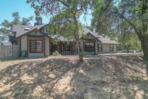 11451 Rainbow Lake Rd, Igo, CA 96047