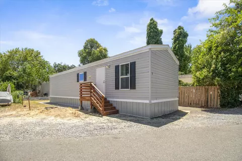 2200 Jewell Ln #8, Redding, CA 96001
