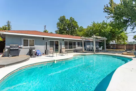 3130 Henderson Rd, Redding, CA 96002 photo 1