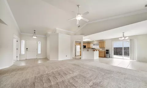 2614 Queens Way, Redding, CA 96001 photo 2