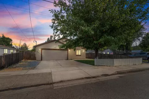 1521 1st St, Anderson, CA 96007