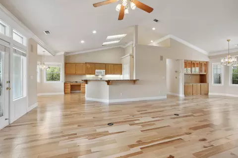 Living - 2286 Allegheny Ct, Redding, CA 96001 photo 4 of 8