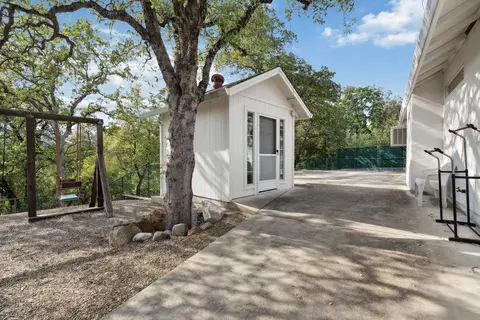 Exterior - 2286 Allegheny Ct, Redding, CA 96001 photo 11 of 20