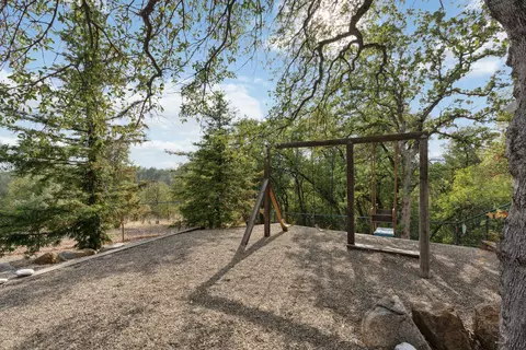 Exterior - 2286 Allegheny Ct, Redding, CA 96001 photo 13 of 20